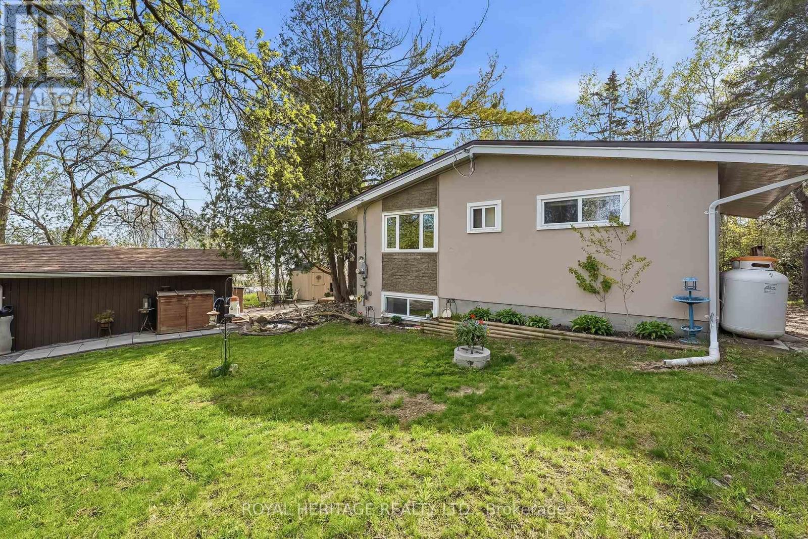 30 STOCKDALE ROAD - 30