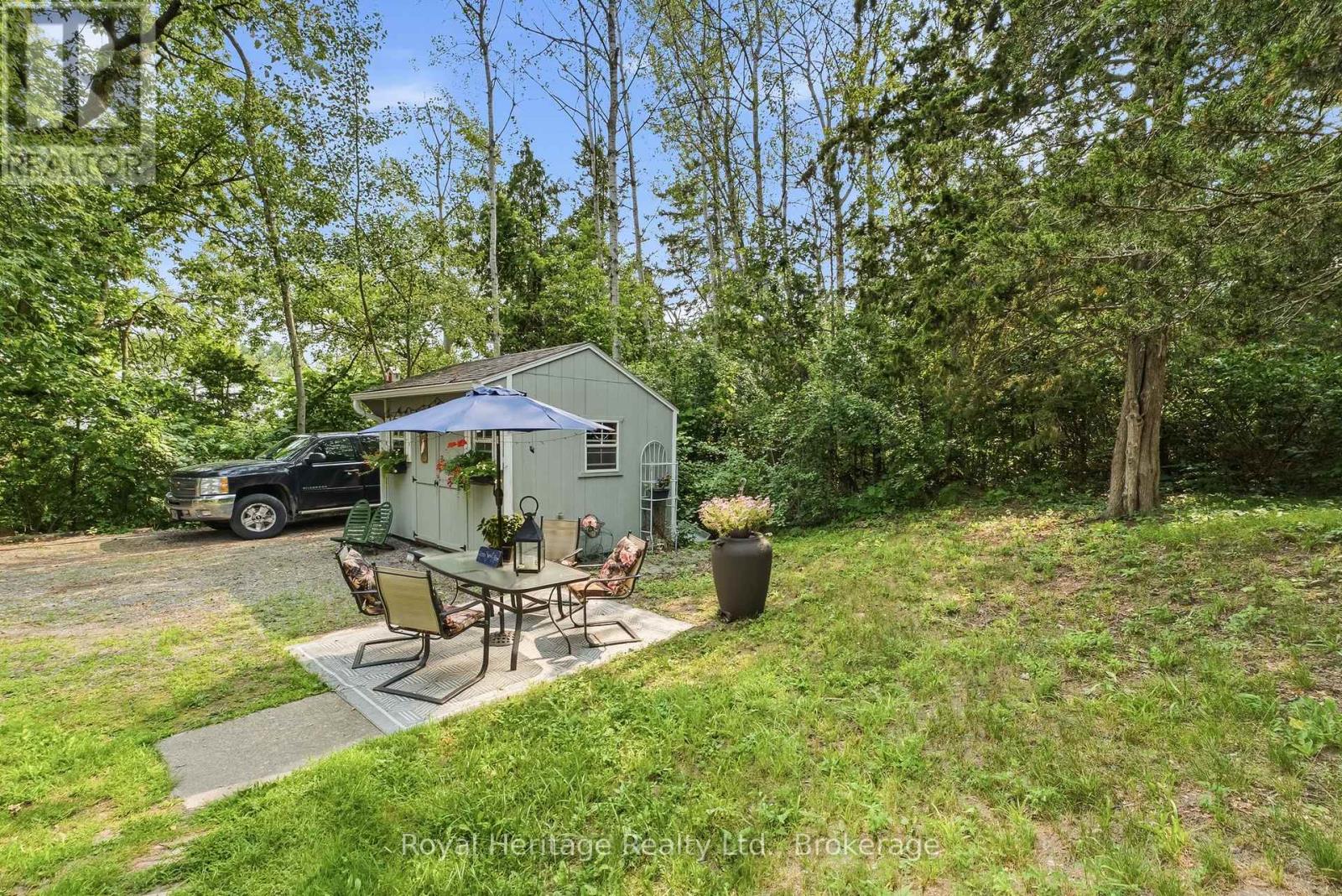 30 STOCKDALE ROAD - 34
