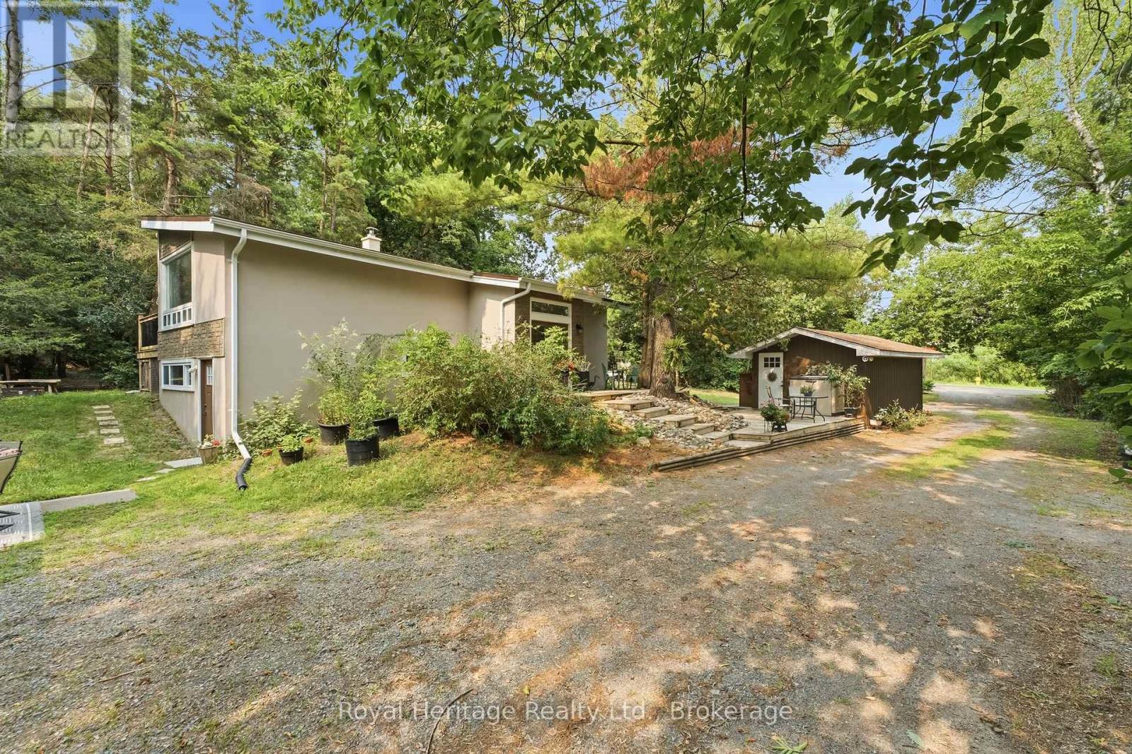 30 STOCKDALE ROAD - 38