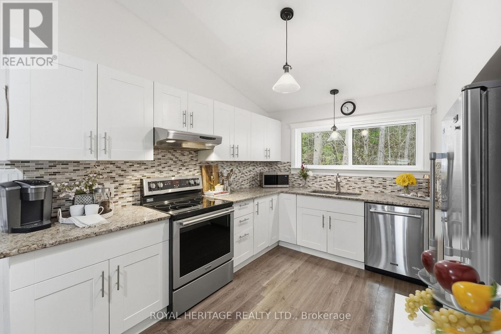 30 STOCKDALE ROAD - 4