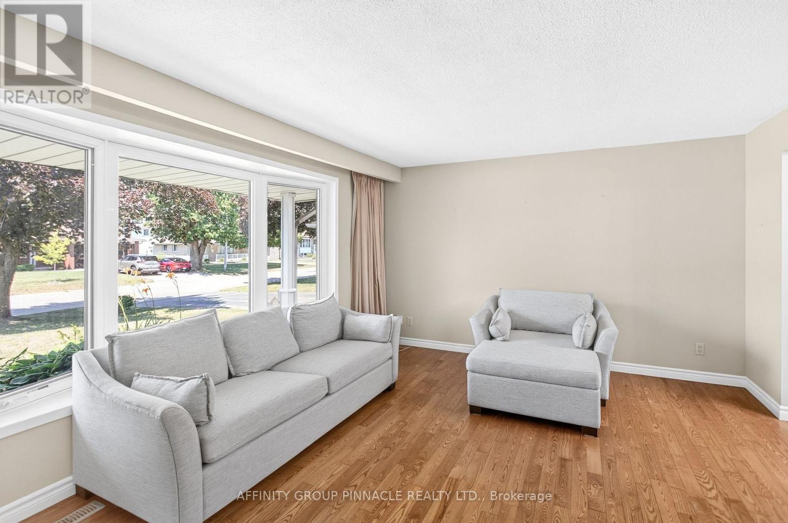 7 REDWING STREET - 8