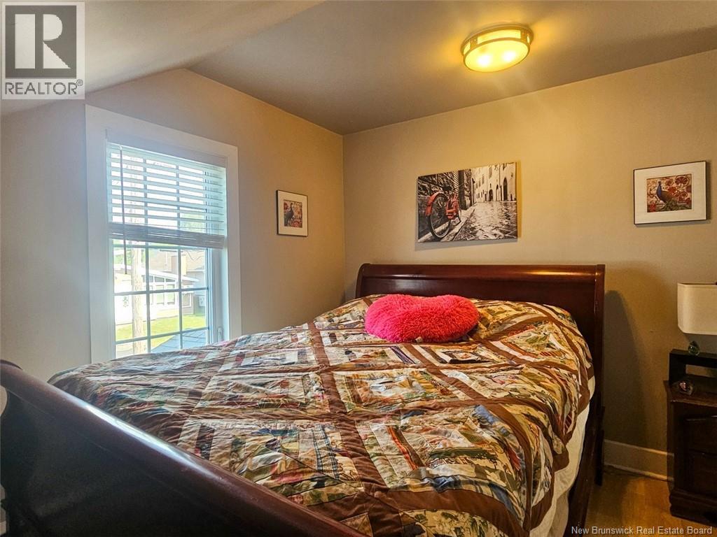 11 33rd Avenue - 18