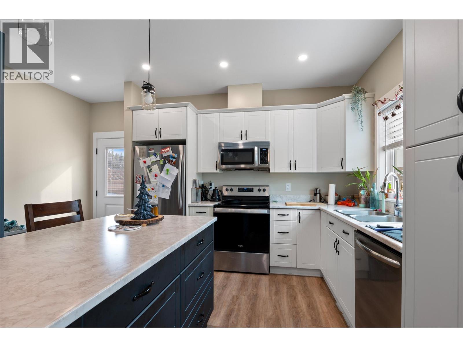 2535 SUNSET Drive - 32