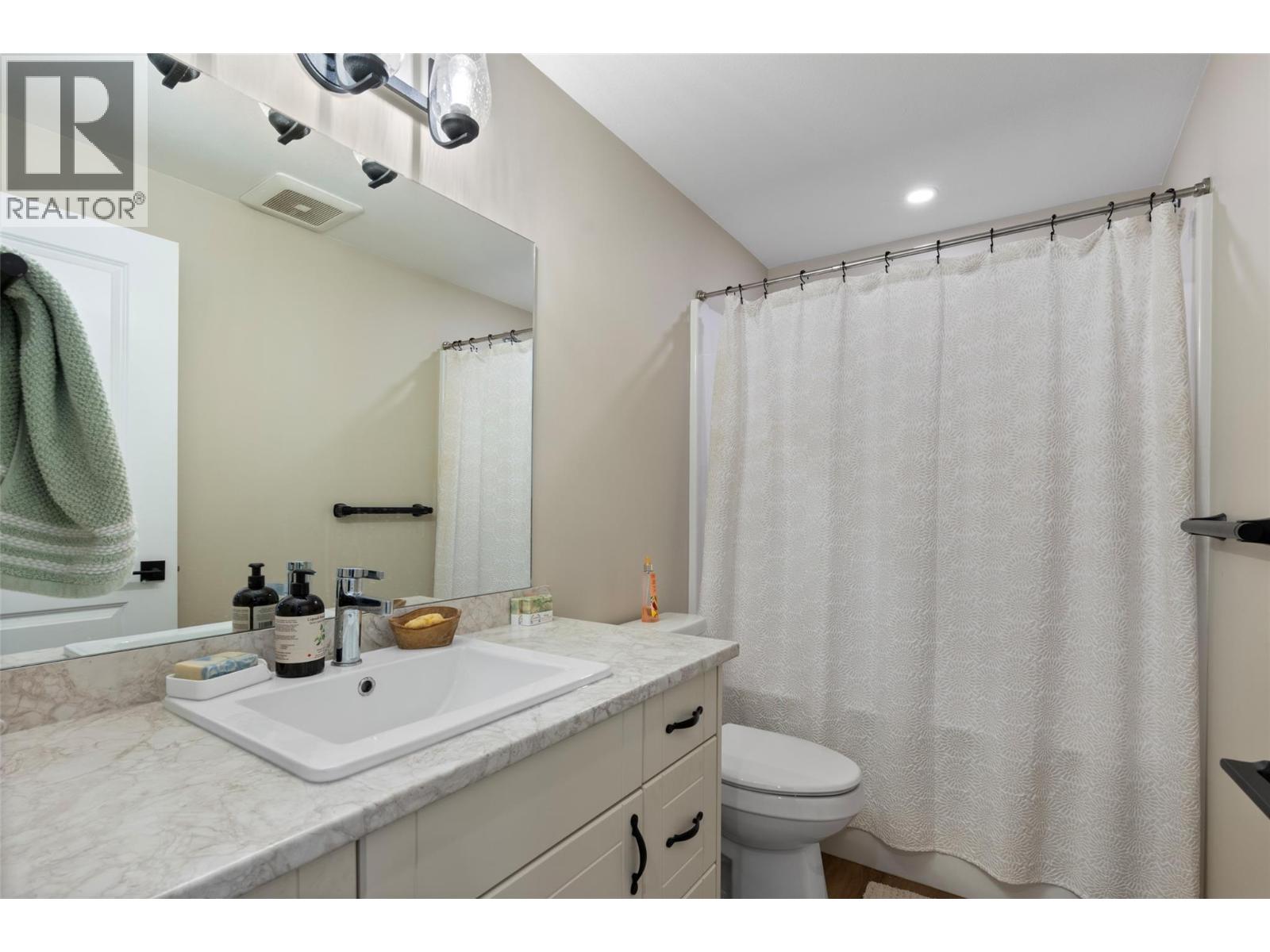 2535 SUNSET Drive - 33