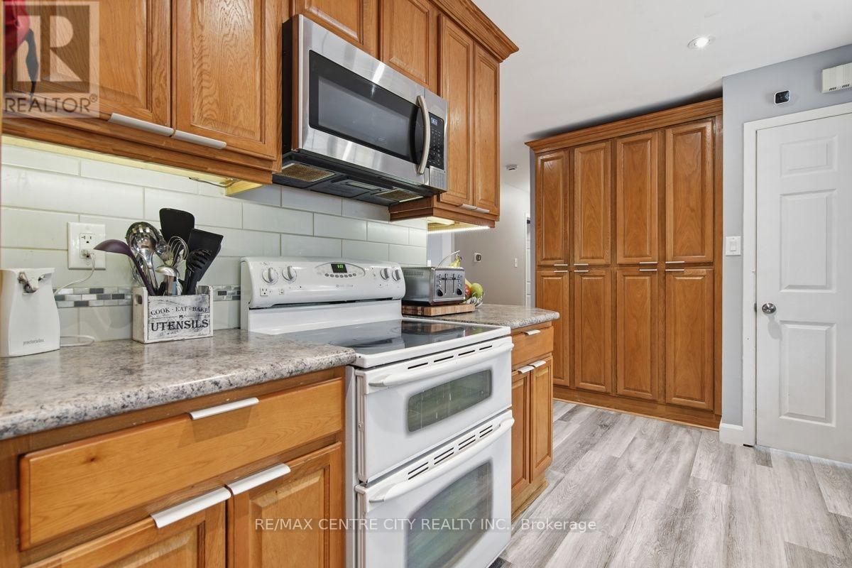 1199 JALNA BOULEVARD - 14