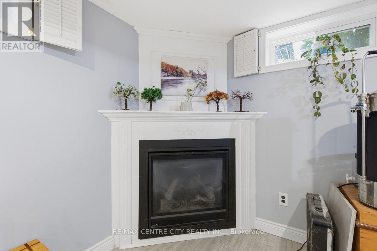 1199 JALNA BOULEVARD - 27