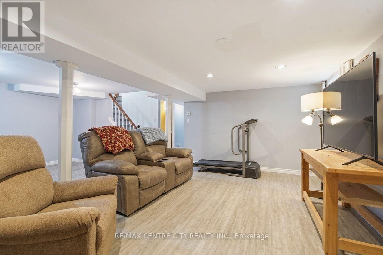 1199 JALNA BOULEVARD - 28