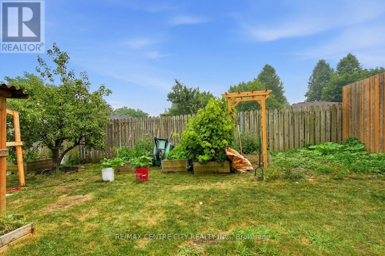1199 JALNA BOULEVARD - 40