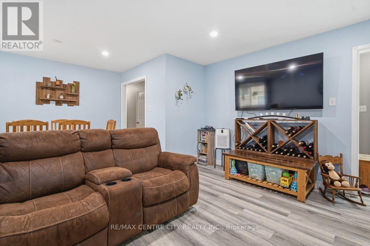 1199 JALNA BOULEVARD - 8