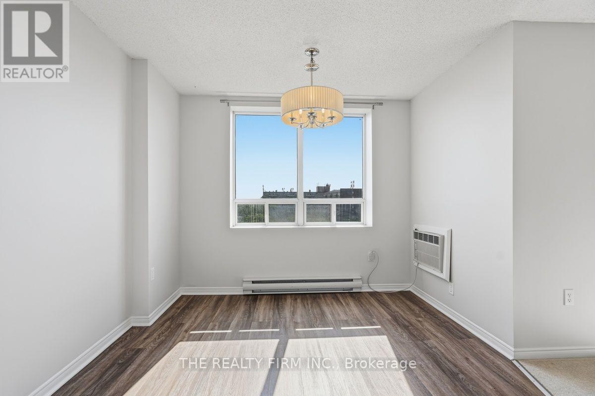 #904 76 BASELINE ROAD W - Image 14