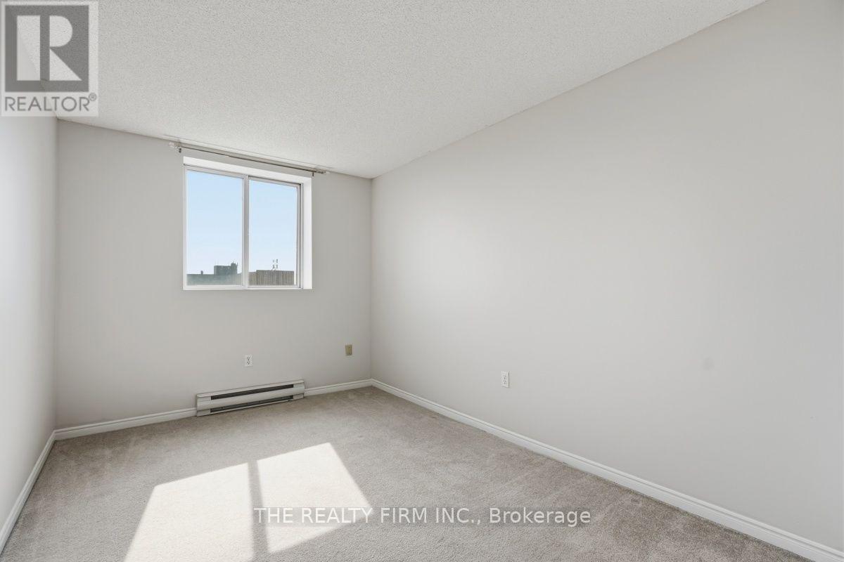 #904 76 BASELINE ROAD W - Image 30