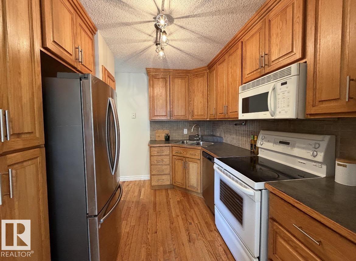 #13 9310 Morinville DR - 11