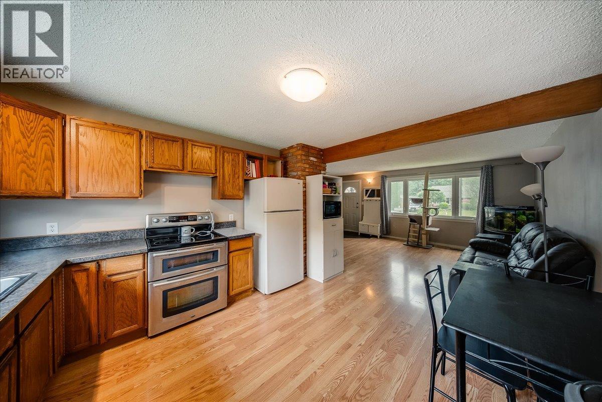 890 9TH Avenue - 10