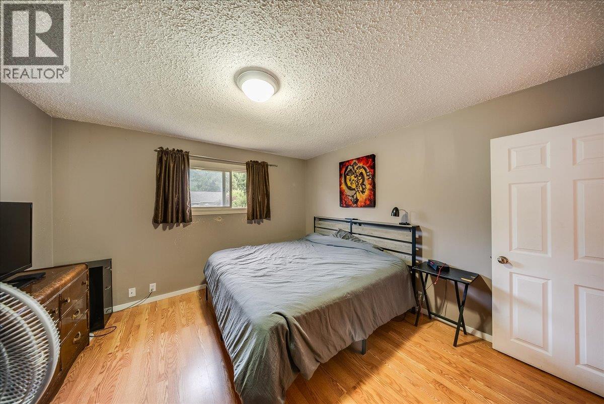 890 9TH Avenue - 12