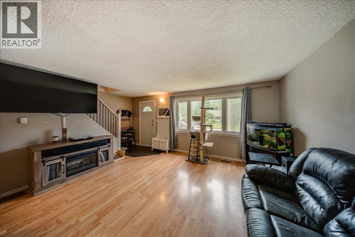 890 9TH Avenue - 5