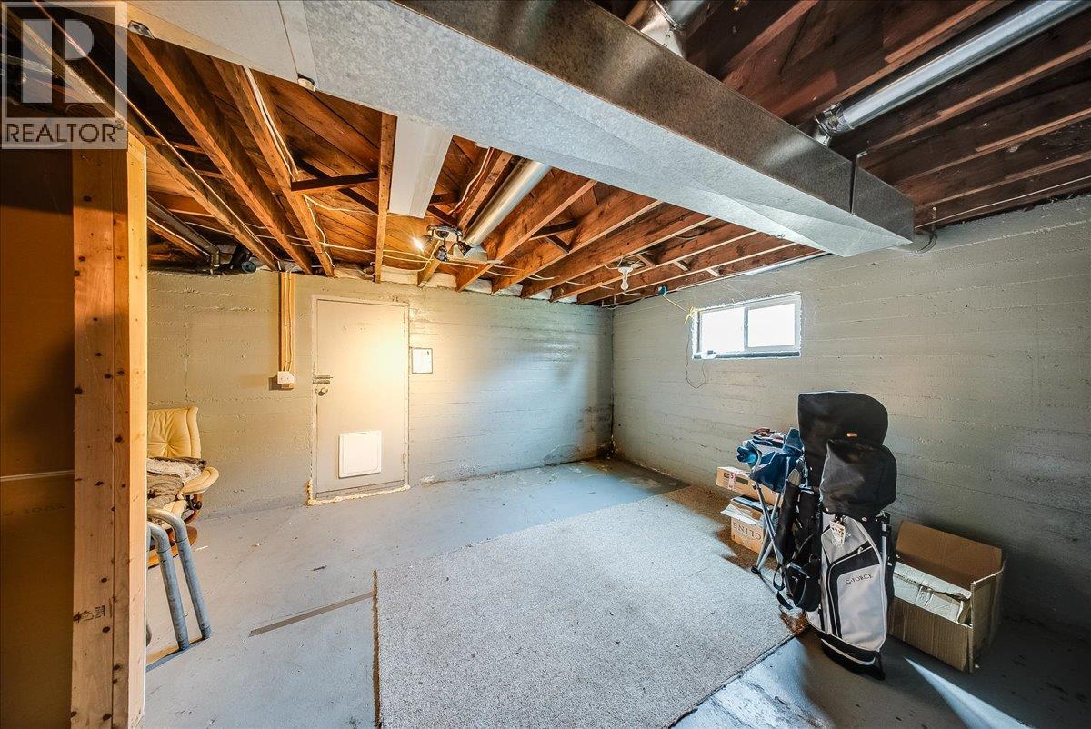 890 9TH Avenue - 26