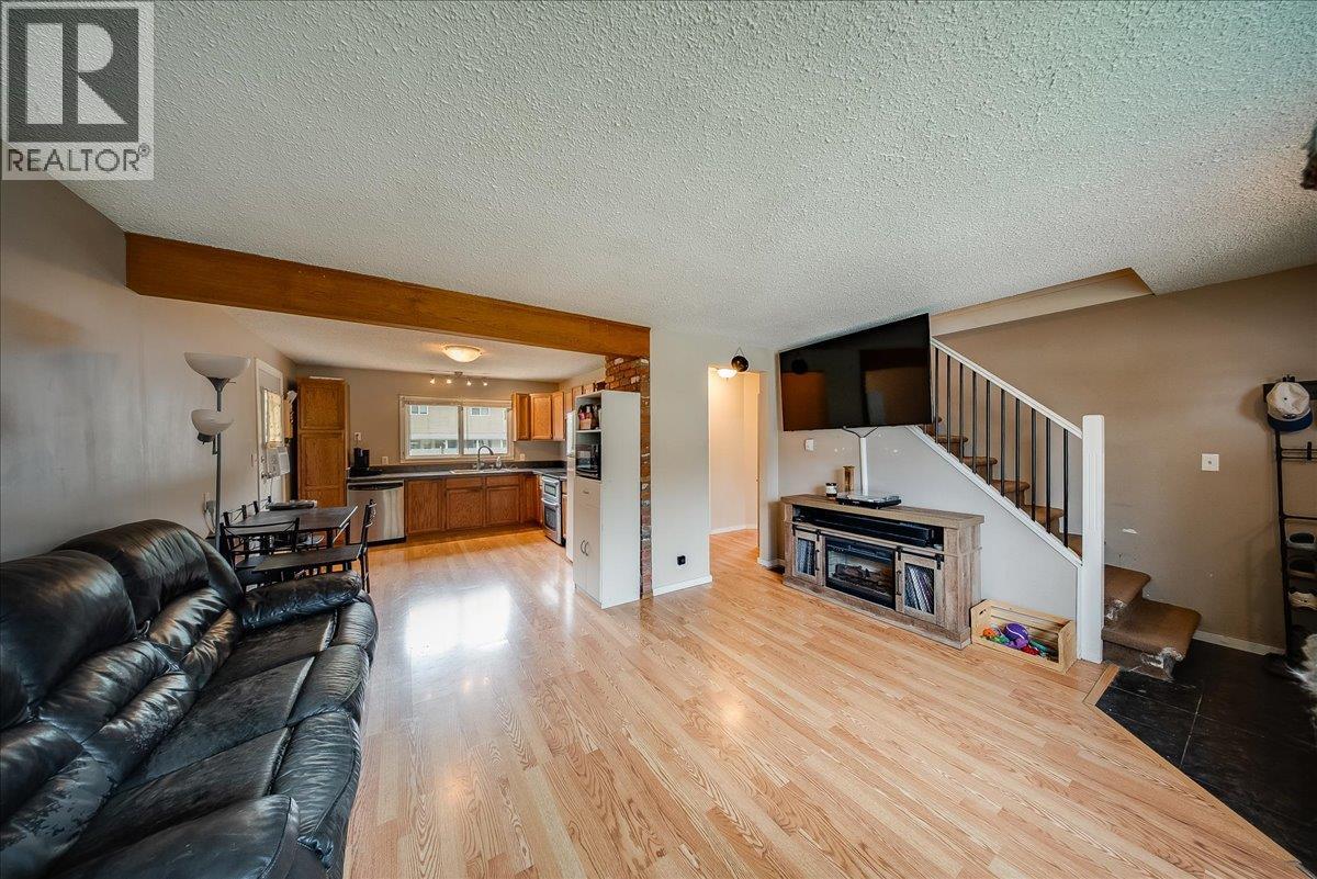 890 9TH Avenue - 4