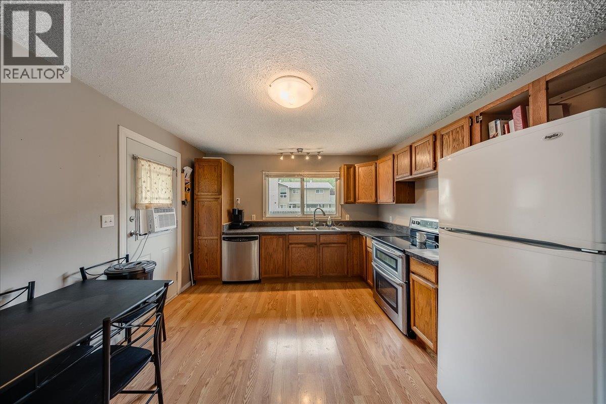 890 9TH Avenue - 8