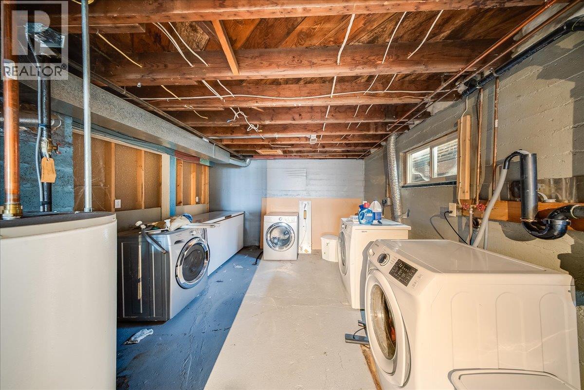 890 9TH Avenue - 25