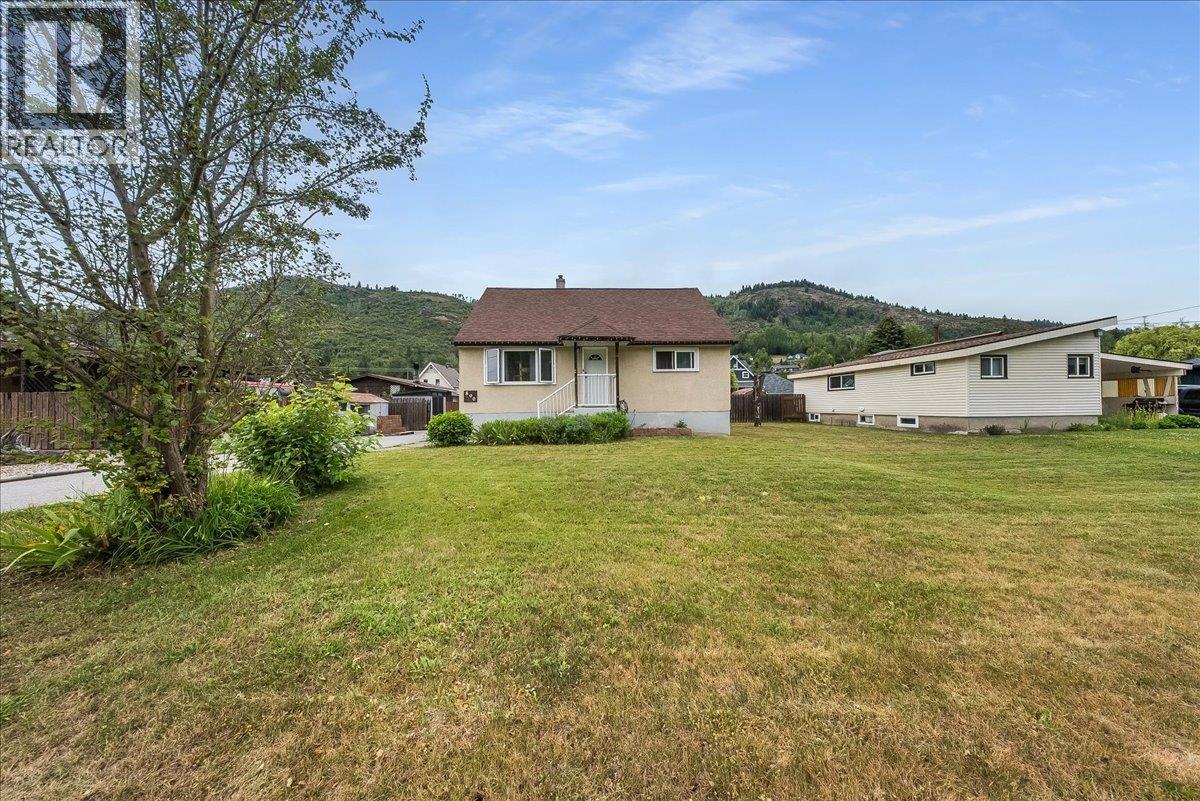 890 9TH Avenue - 33