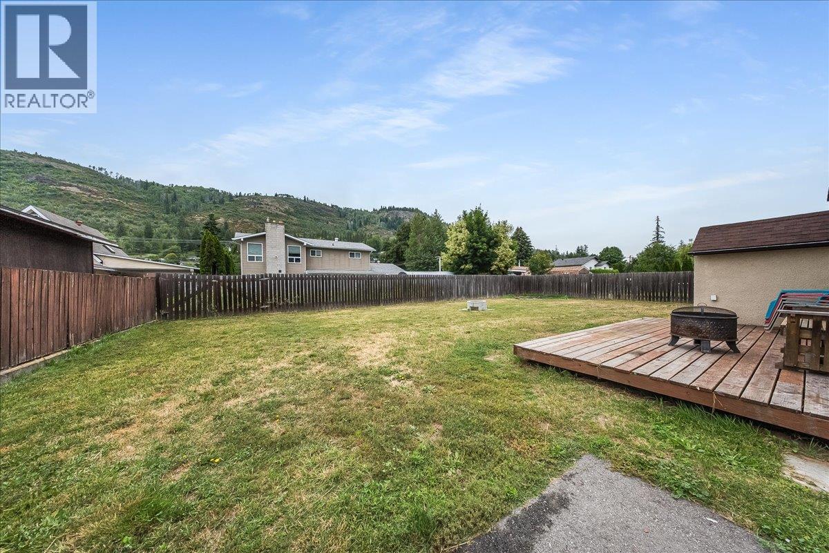 890 9TH Avenue - 32