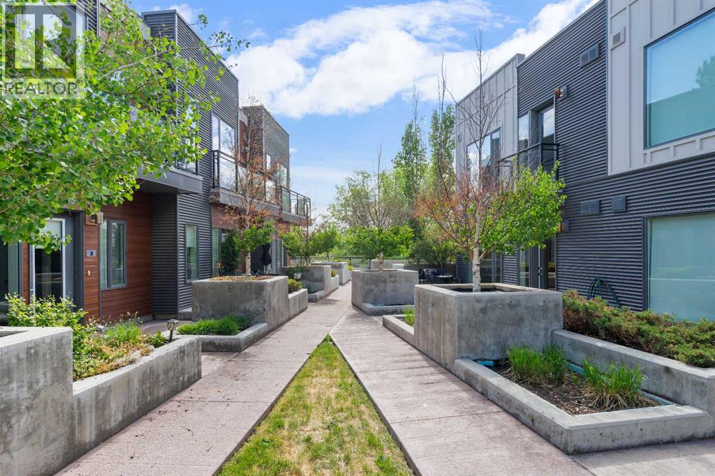 #316 93 34 Avenue SW - 18