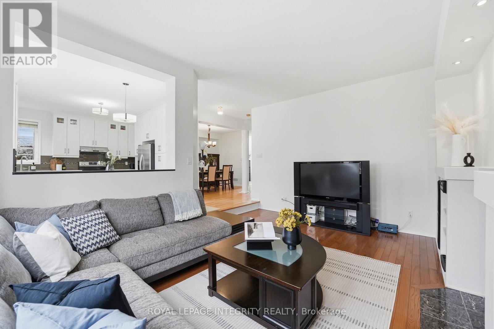 Condos for Sale in Ottawa – 46 CATTERICK CRESCENT, Ottawa – By Peter Sagos - Image 16