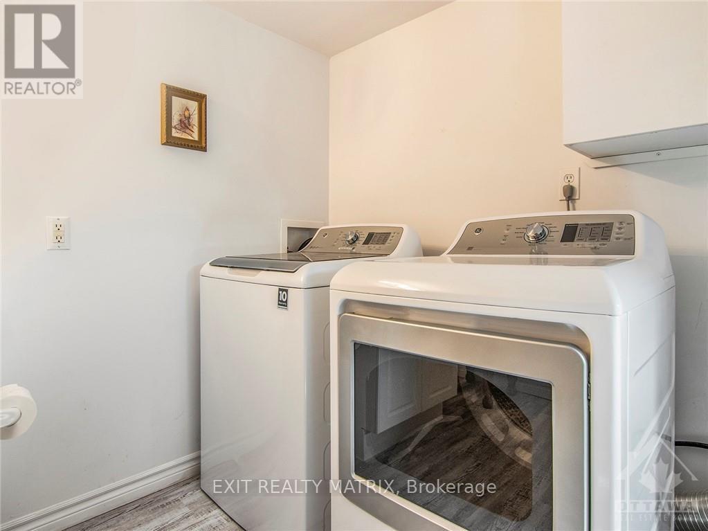 2 Bedroom for Sale in Russell – 954 NOTRE DAME STREET – By Peter Sagos - Image 20