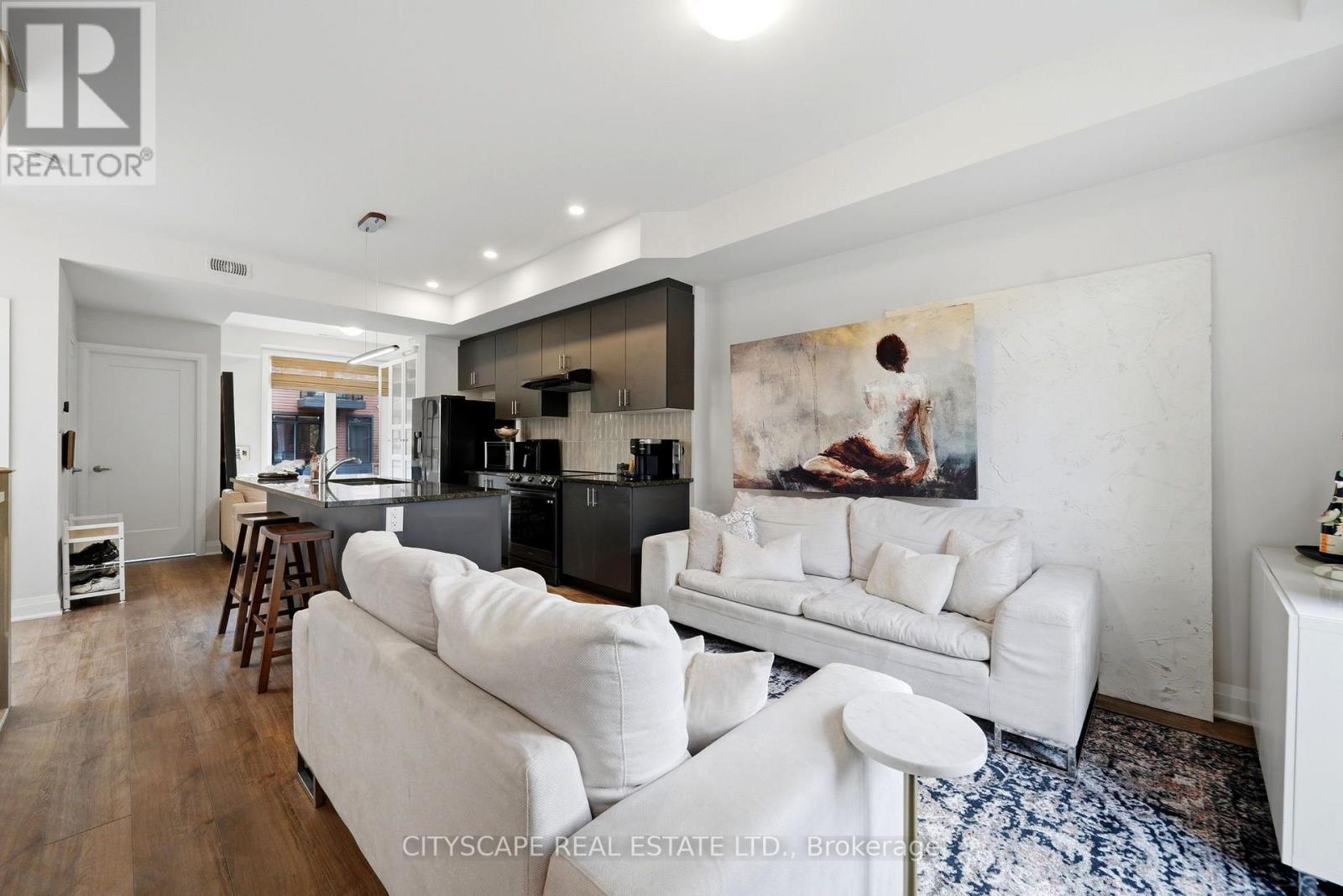 #28 2 WILLOW STREET - Image 18