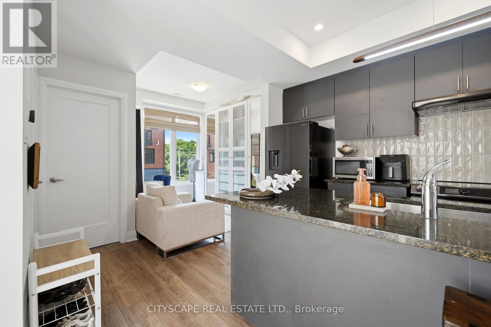 #28 2 WILLOW STREET - Image 6