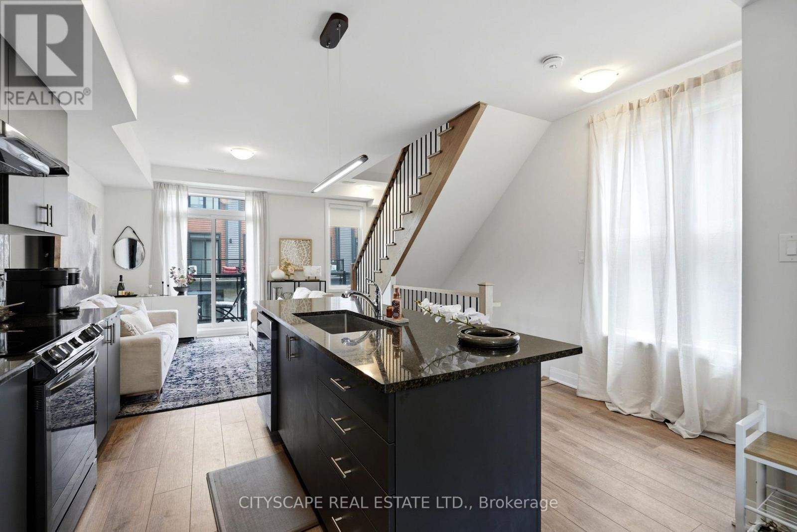 #28 2 WILLOW STREET - Image 10