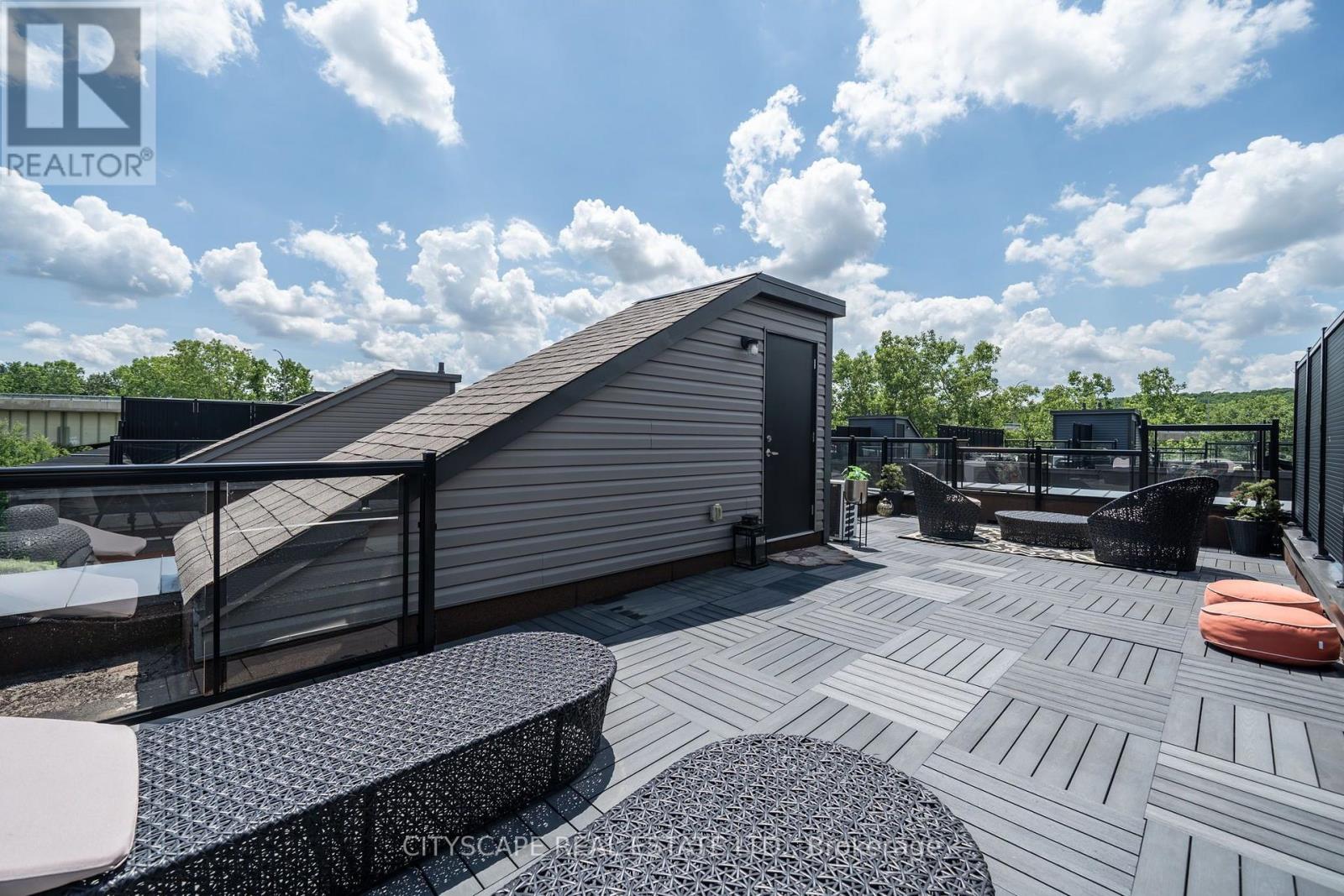 #28 2 WILLOW STREET - Image 36
