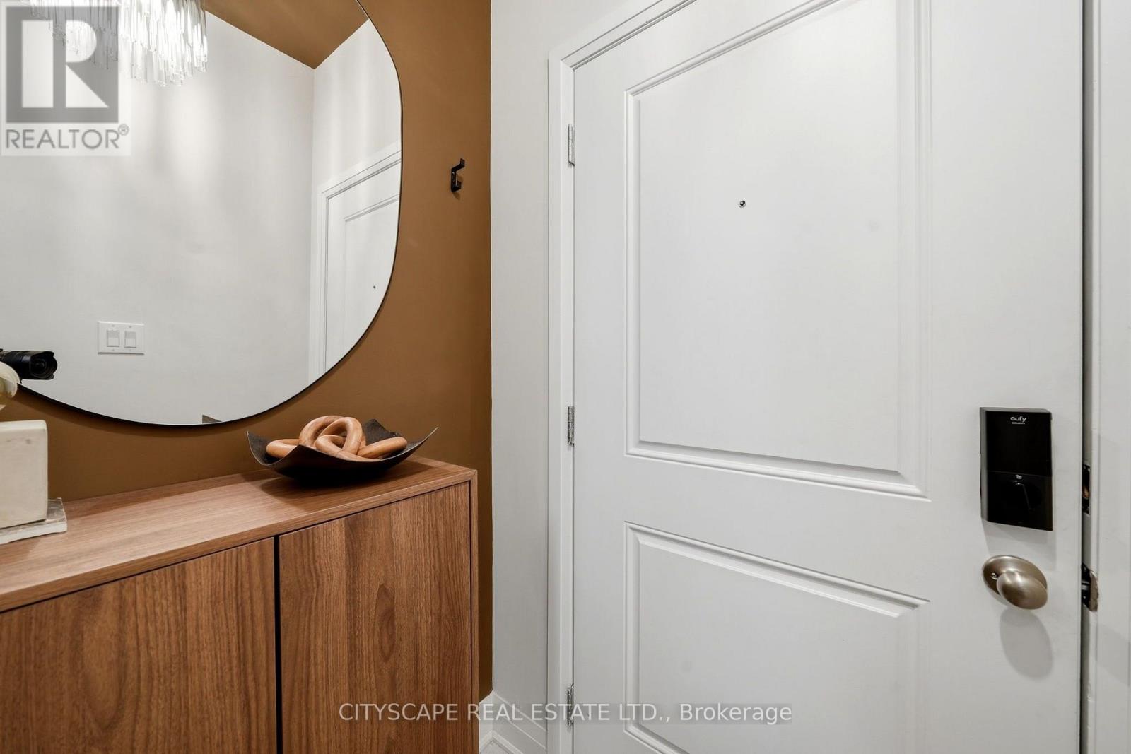#28 2 WILLOW STREET - Image 4