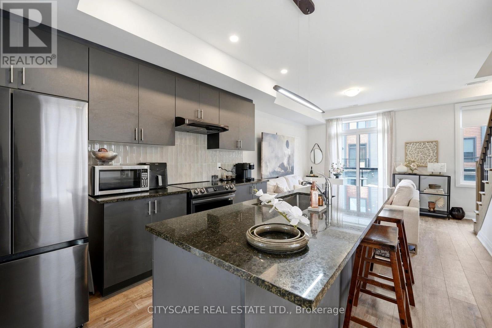 #28 2 WILLOW STREET - Image 11