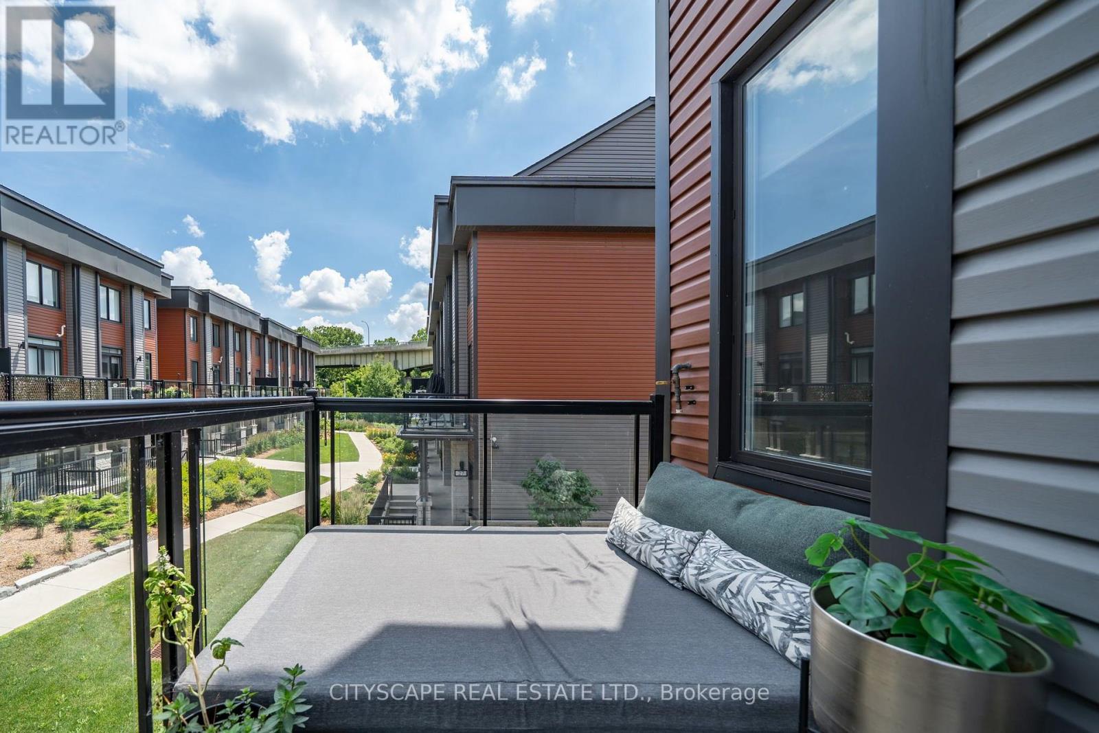 #28 2 WILLOW STREET - Image 31