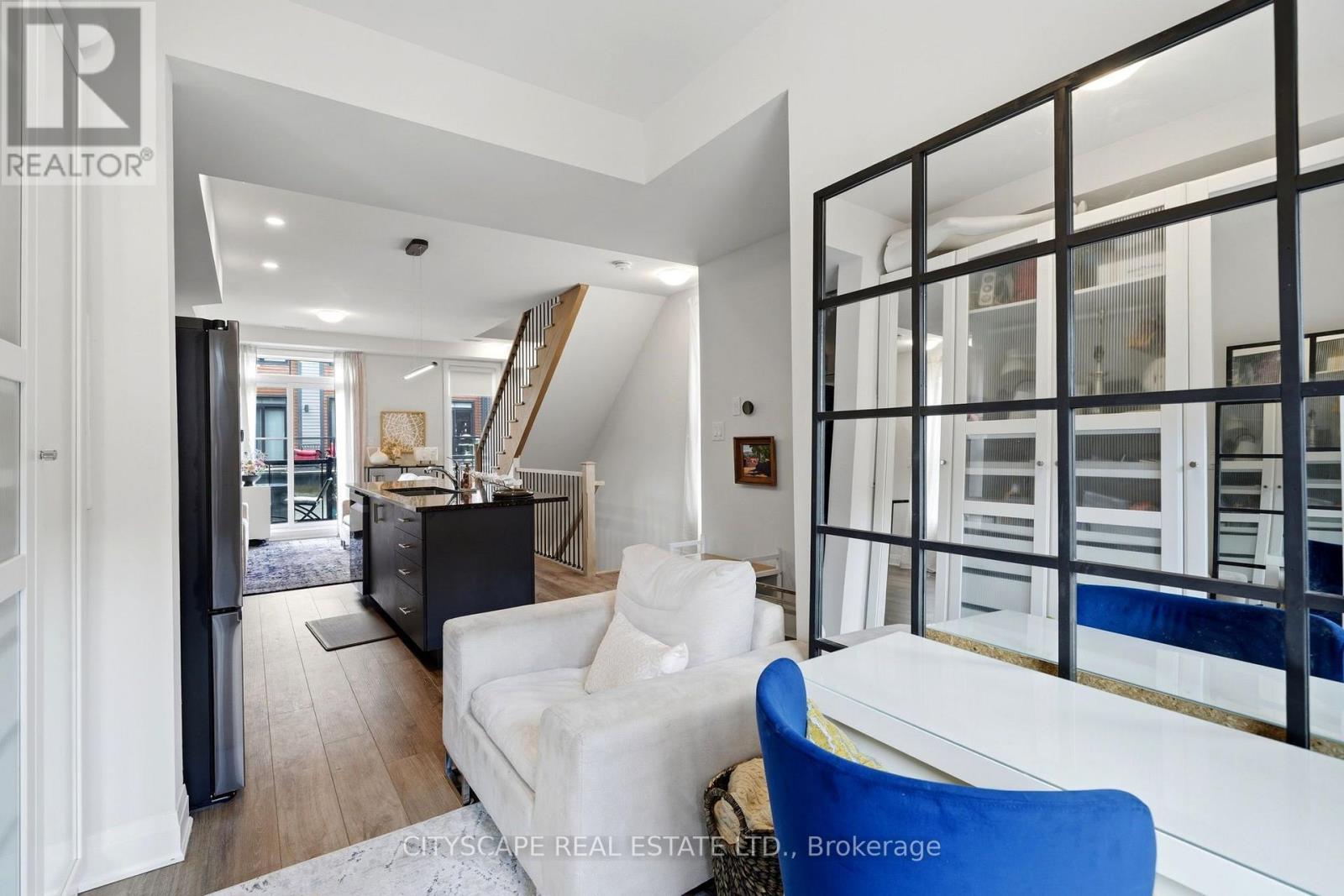 #28 2 WILLOW STREET - Image 9