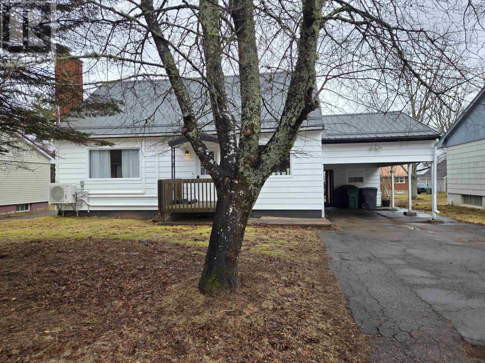 95 Higgins St - 2