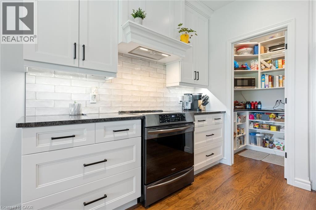 14 STONEBRIDGE Place - 11