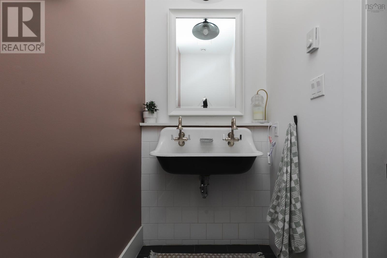 571 Duart Avenue - 28
