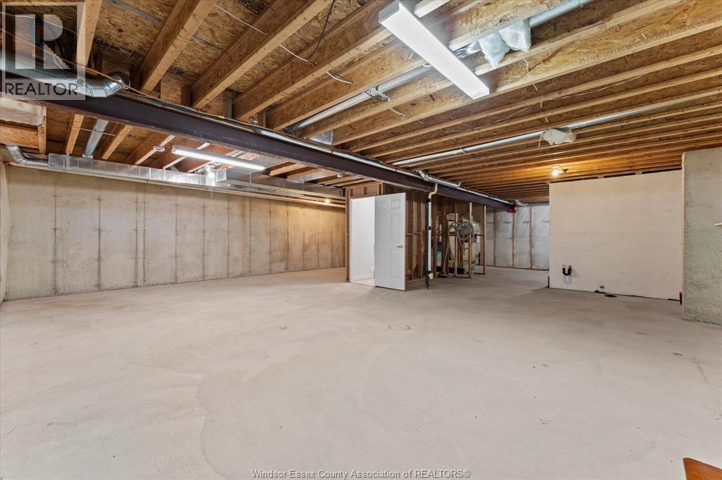 1077 HACIENDA WAY - 31