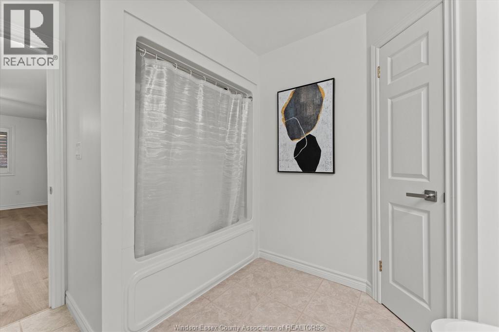 1077 HACIENDA WAY - 28