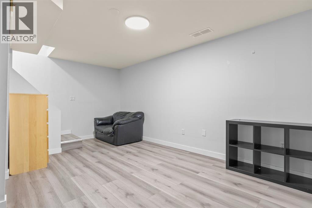 13 Martindale Boulevard NE - 29