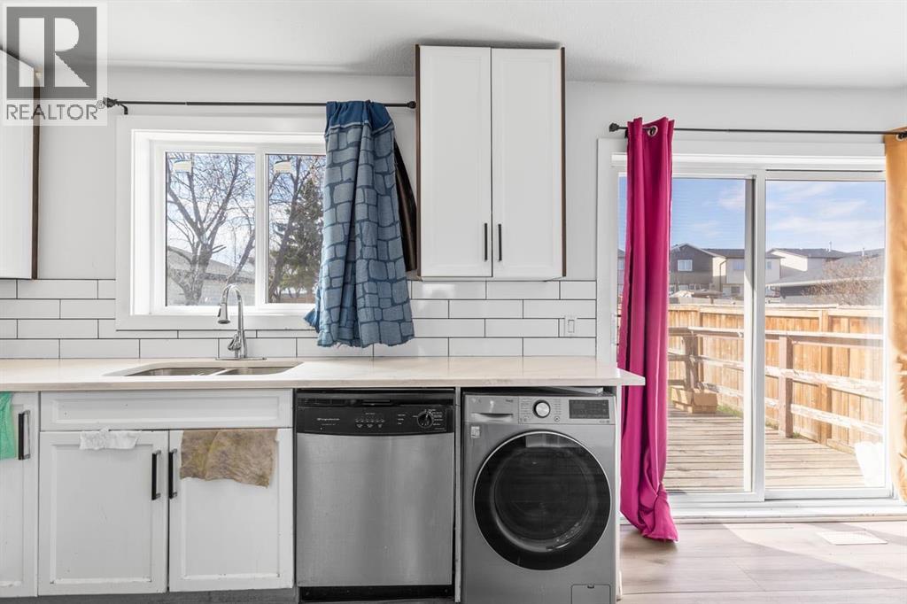 13 Martindale Boulevard NE - 9
