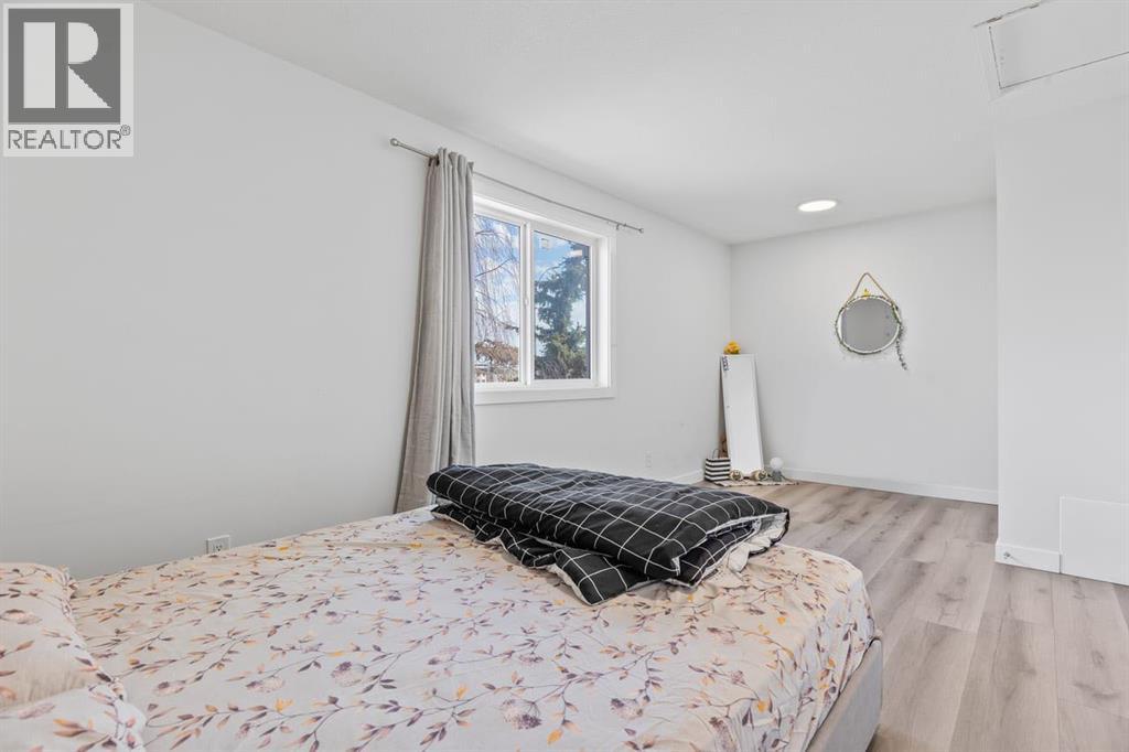13 Martindale Boulevard NE - 16