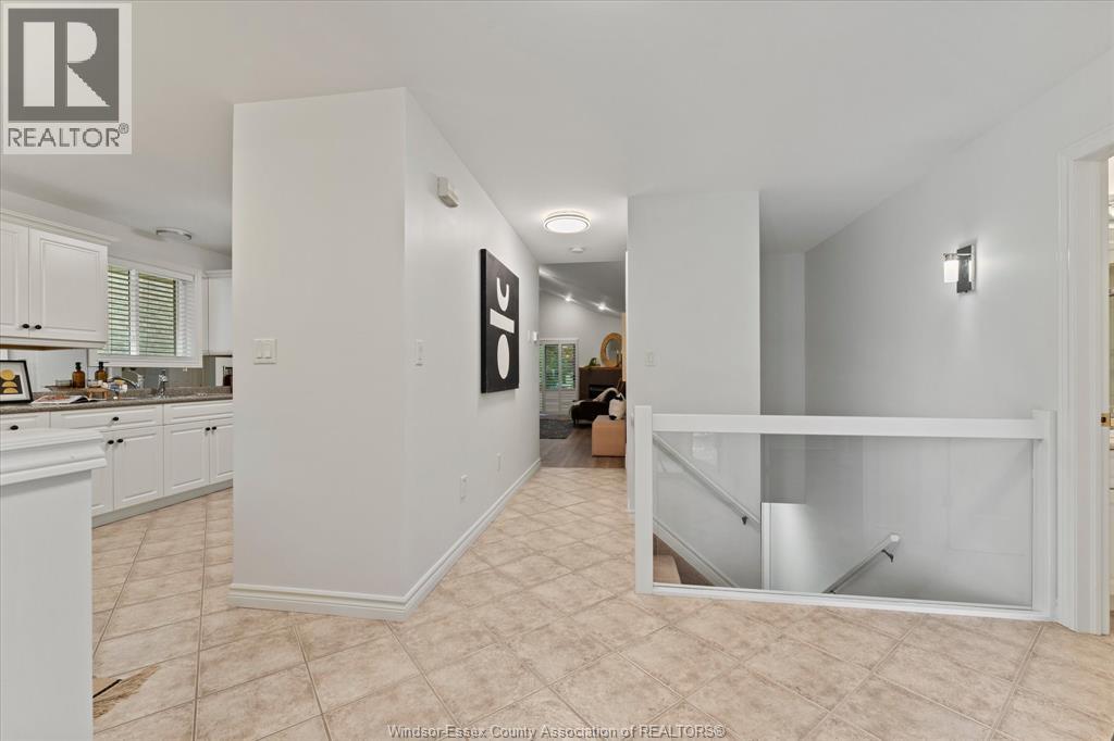 1077 HACIENDA WAY - 8