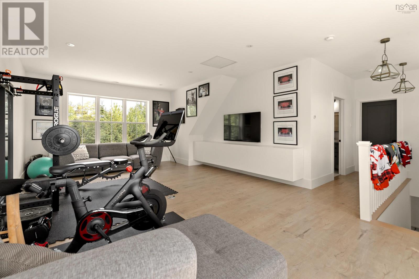 571 Duart Avenue - 44