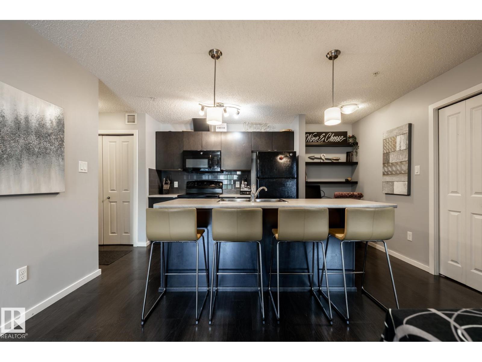 #102 508 ALBANY WY NW NW - 15