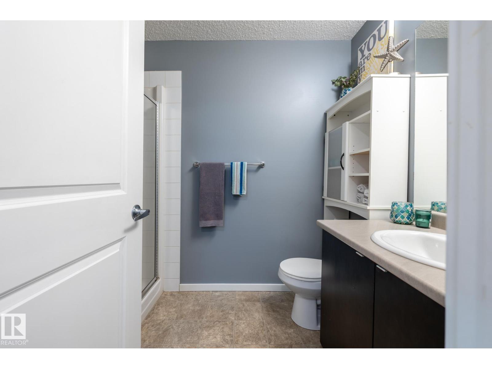#102 508 ALBANY WY NW NW - 24