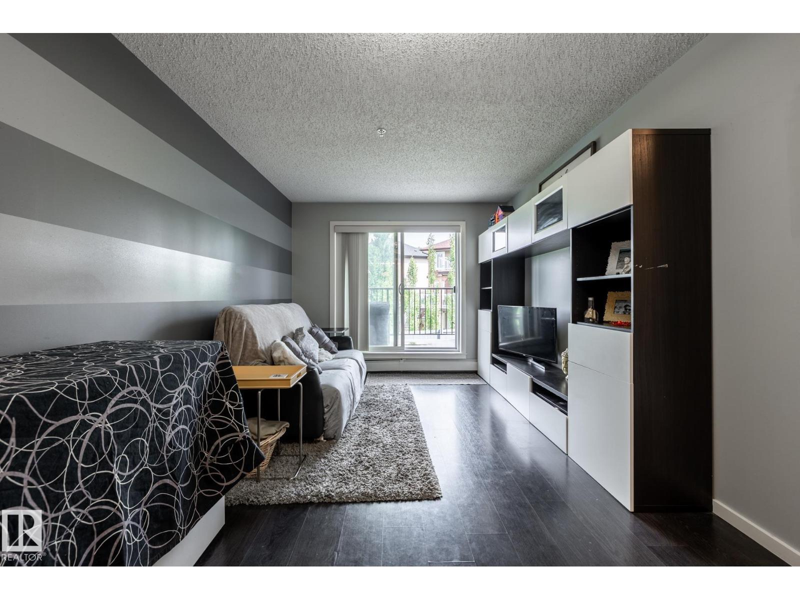 #102 508 ALBANY WY NW NW - 20