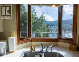 Bedroom - 1920 Lakeview Drive, Kamloops, BC V0E1Z1 Photo 7